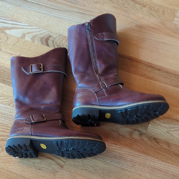 Patagonia Leather Boots With Side Zipper. - Picture 1 of 8